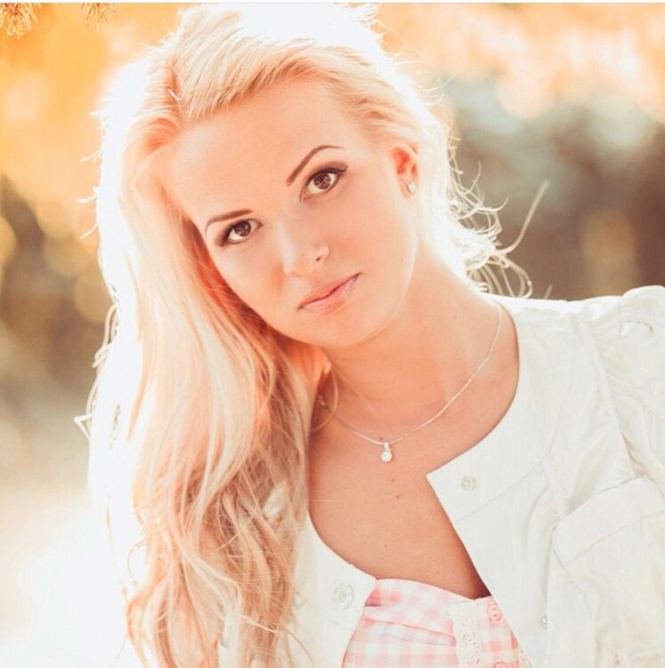 Anna russian roulette dating site