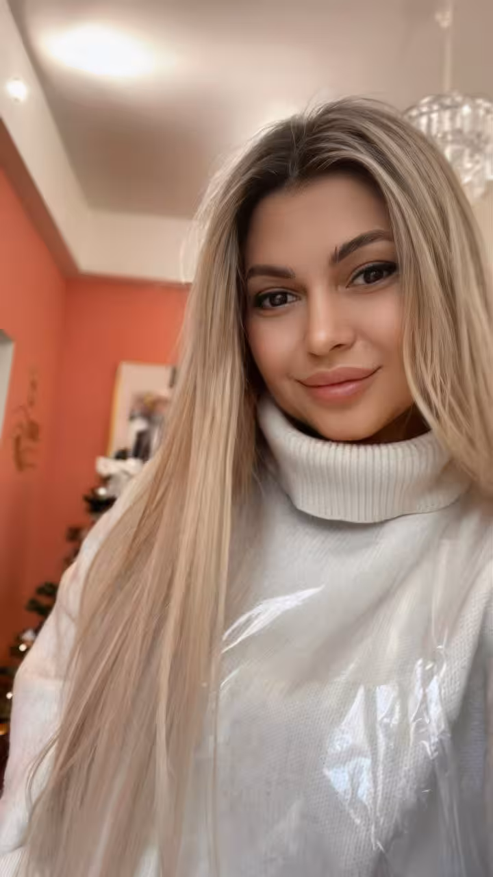 Maryna hot ukrainian brides