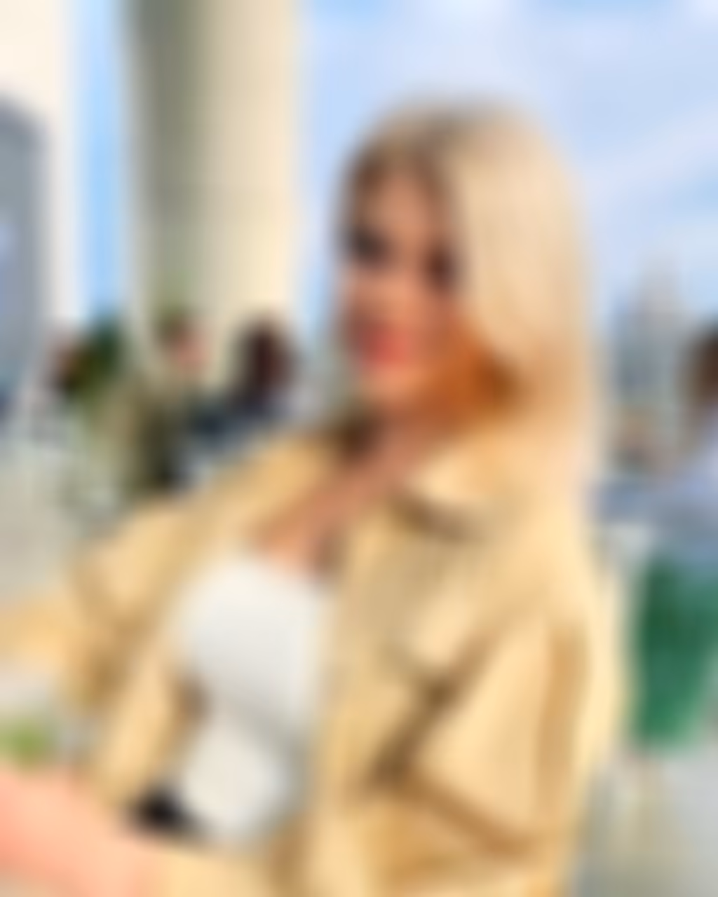 Anna 37 Kharkiv Ukraine Looking for a man to date and laugh together