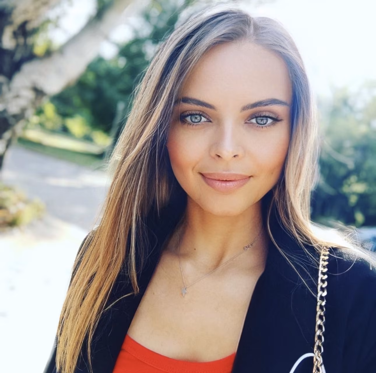 Olha 43 Nice France Looking for a man to date and love