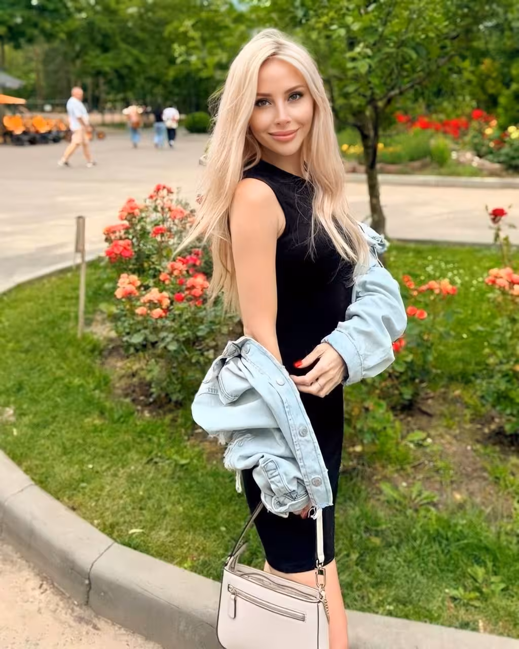 Olena 37 Odesa Ukraine Looking for a man to date and never let go