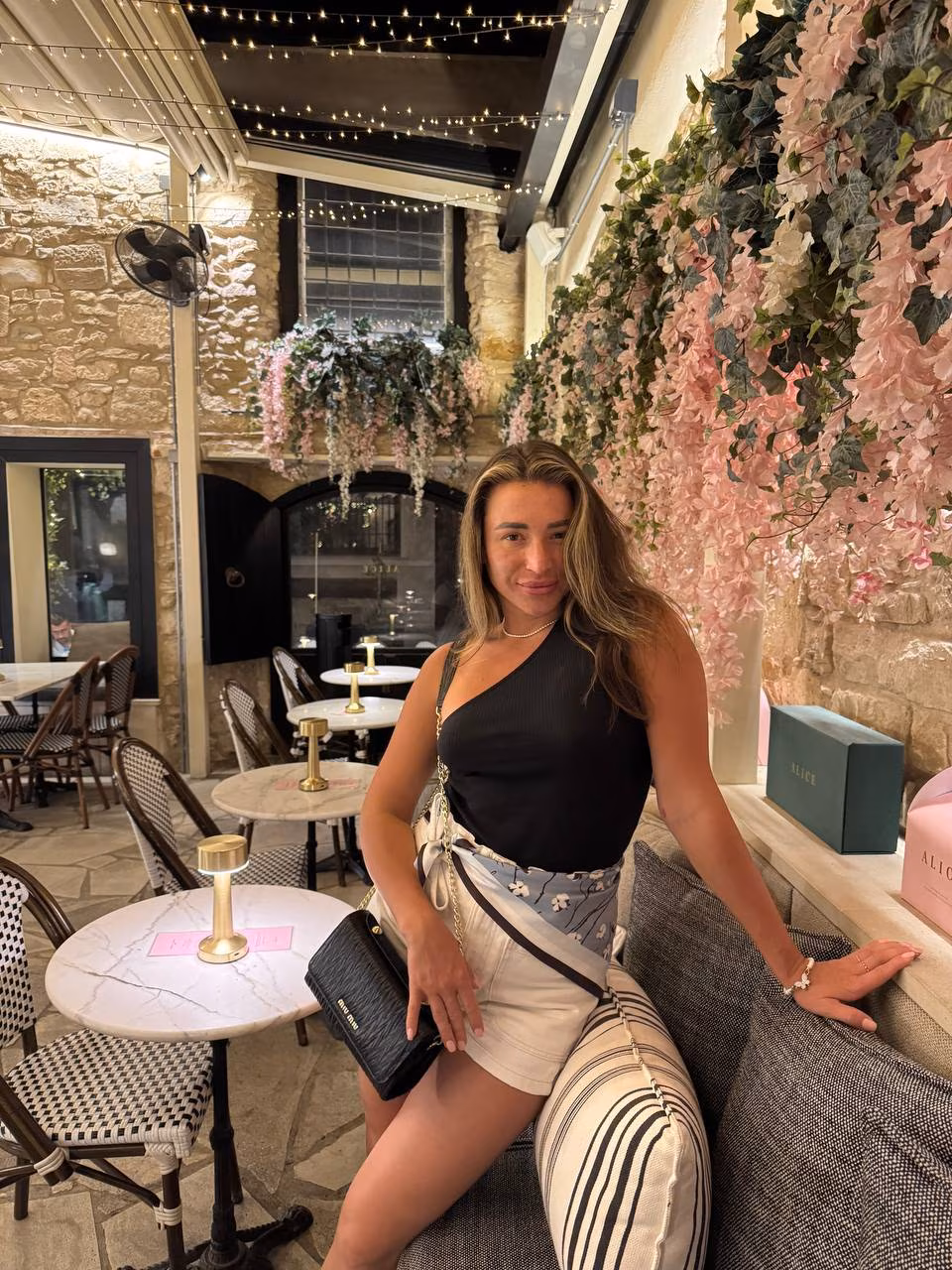 Tatiana 35 Charlotte(USA);Kyiv(UA) USA Looking for a man to date and travel together