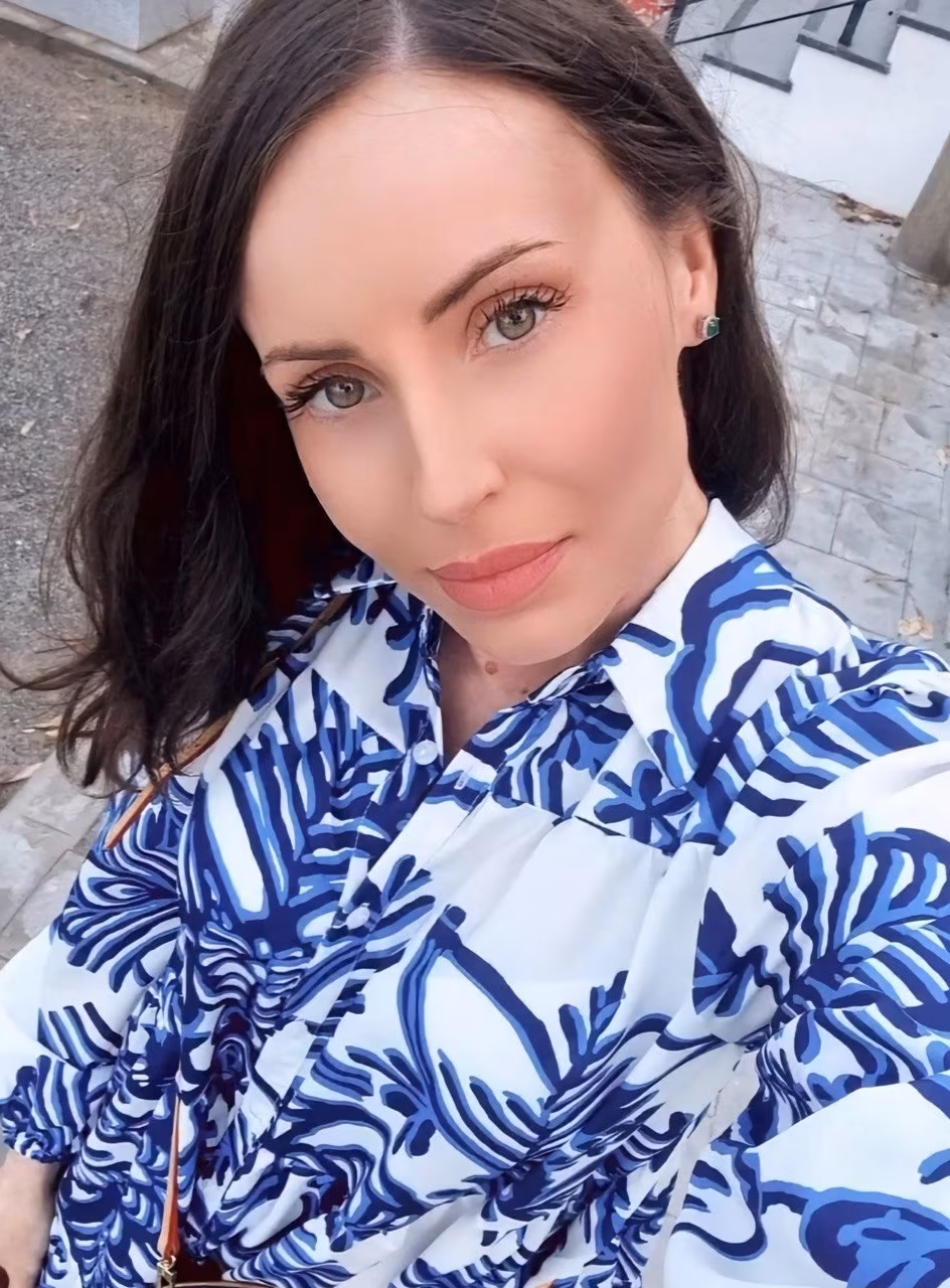 Ksusha 40 Kharkiv Ukraine I am dating man for laughter and joy