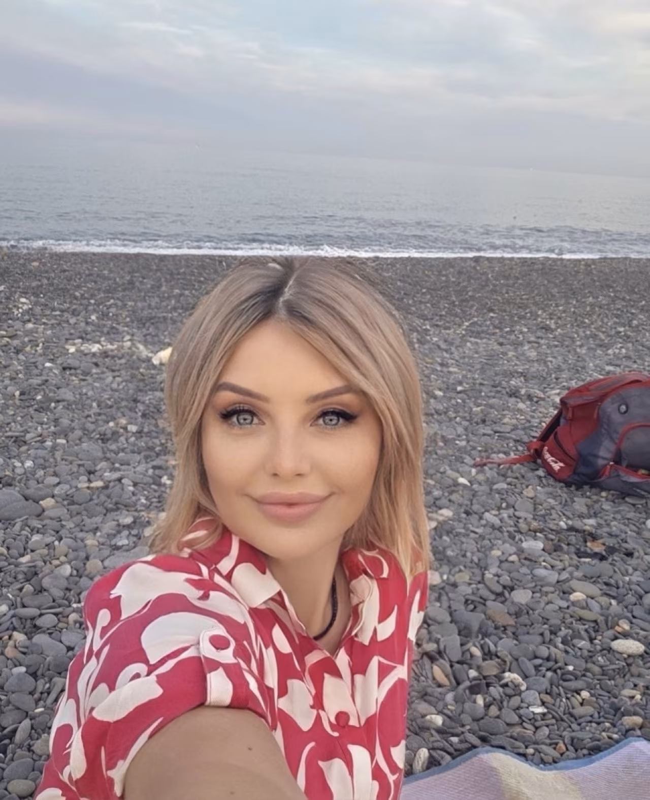 Olena 48 Dublin Ireland I am dating man who is my best friend