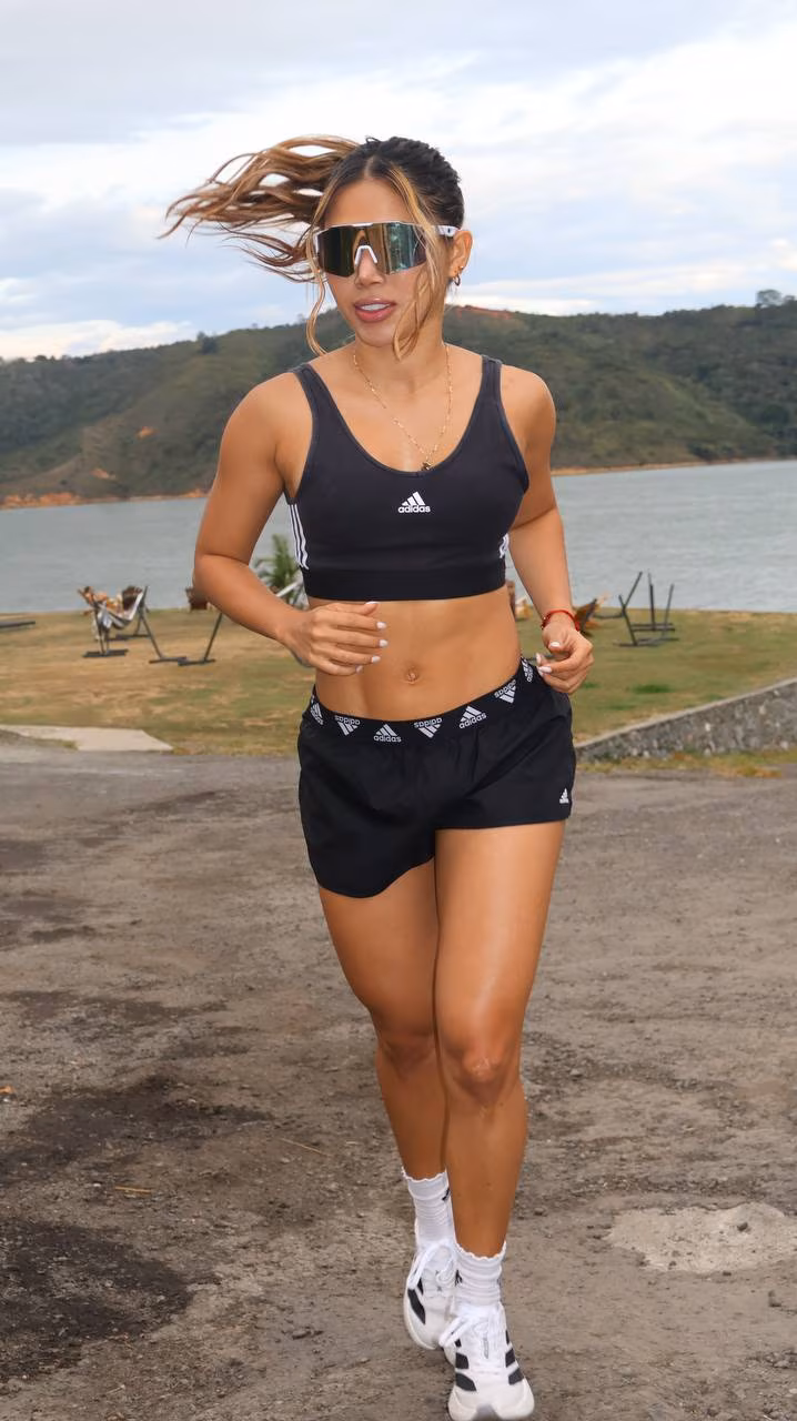 Jenifer 28 Cali Colombia I am dating man for laughter and joy