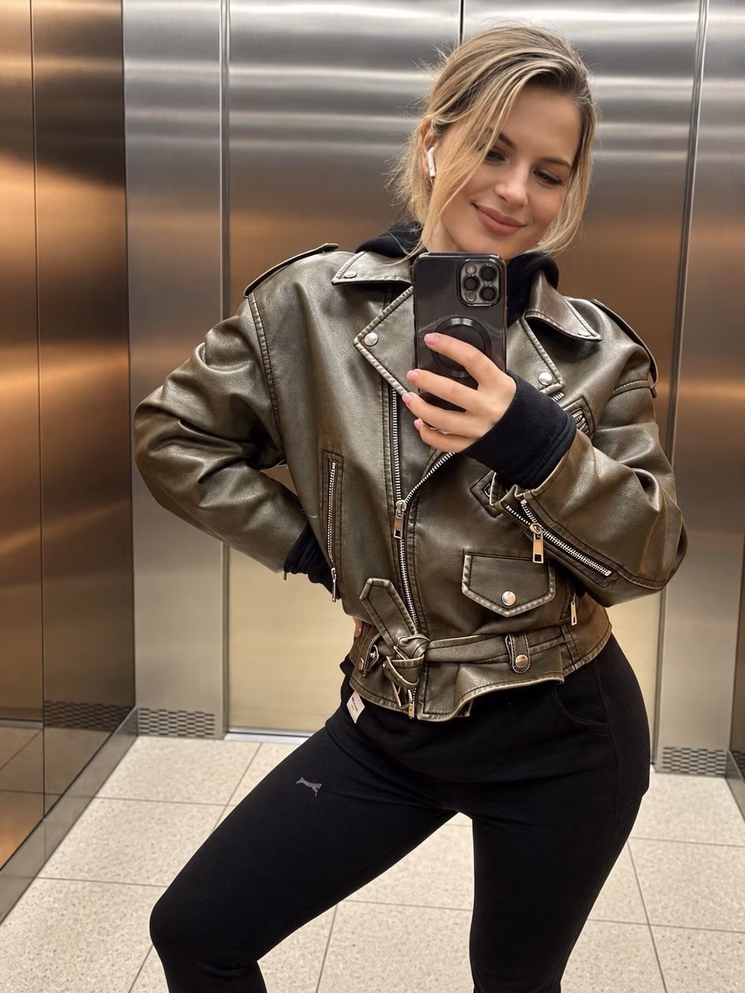 Yulia 46 Weil am Rhein  Germany I am dating man for true connection