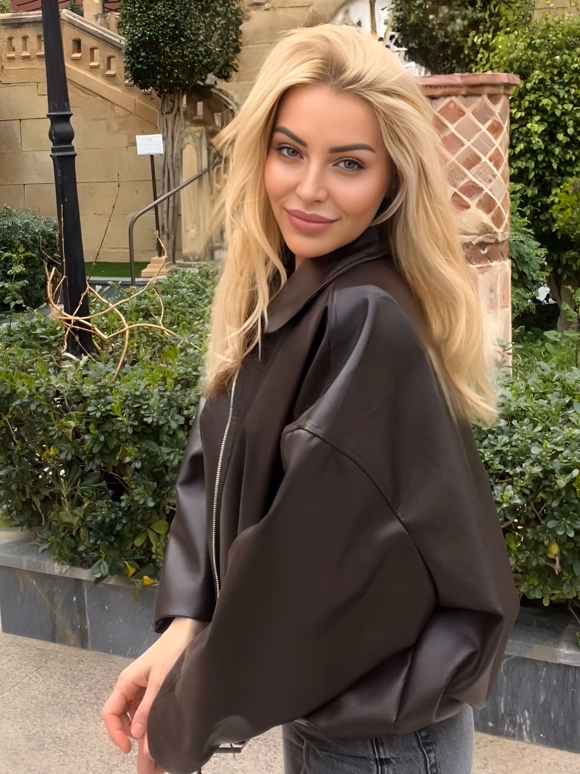 Oleksandra 33 Kyiv Ukraine I am dating man who is family oriented