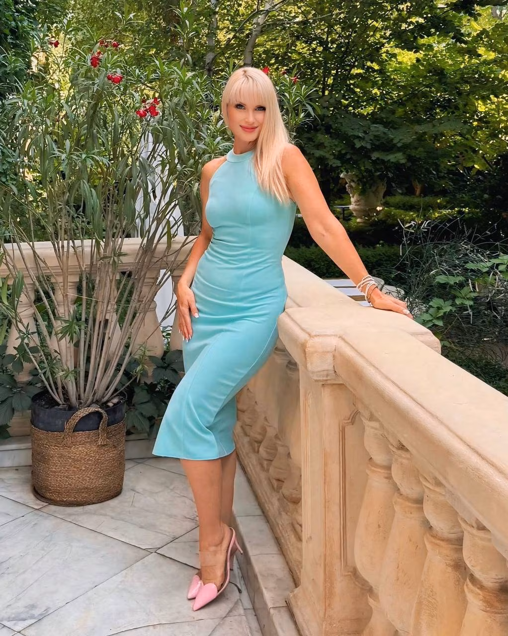 Hanna 45 Chornomorsk Ukraine I want to date a man who is educated