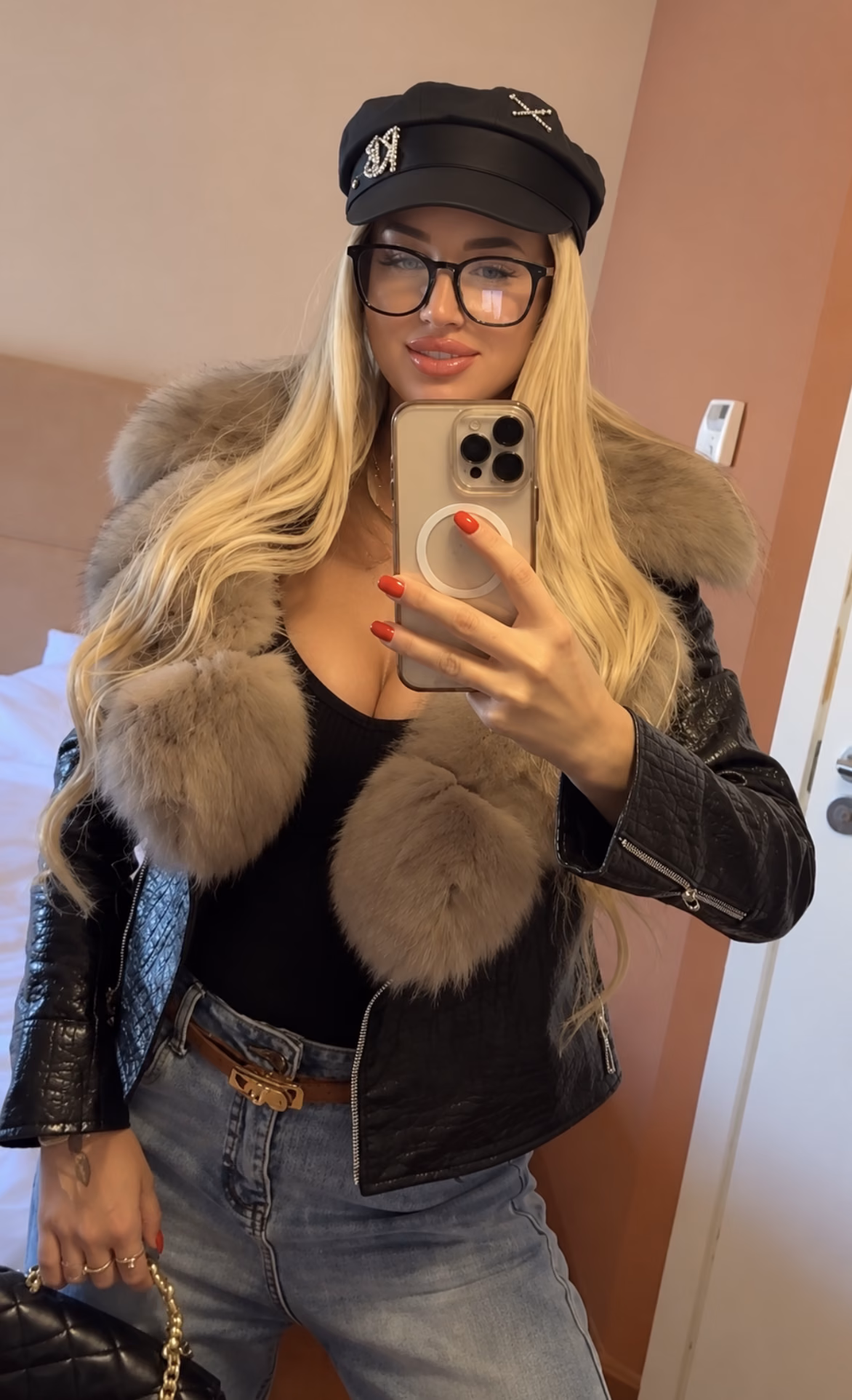 Alina 34 Kremenchuk Ukraine I am dating man for a loving partnership