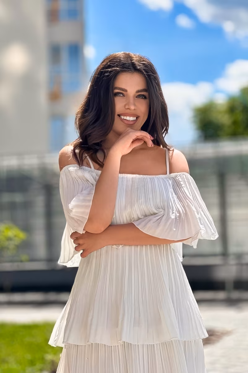 Yana 30 Kyiv Ukraine I am dating man for love and trust