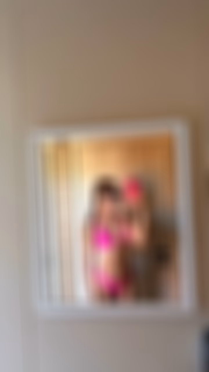 Yana 21 Novovolynsk Ukraine I am dating man who is adventurous