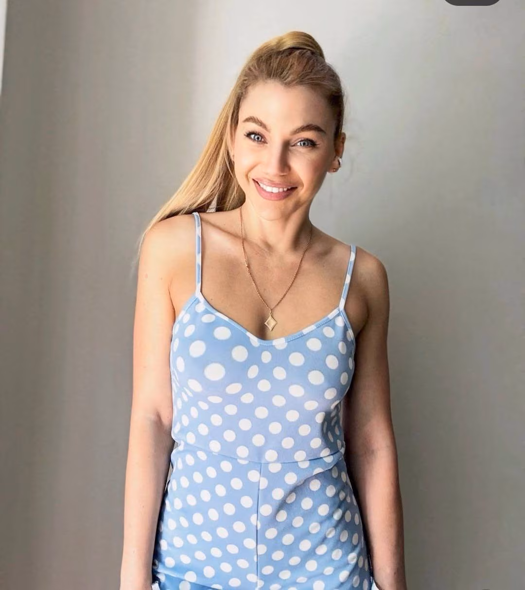 Alena 36 Kharkiv Ukraine I am dating man who is adventurous