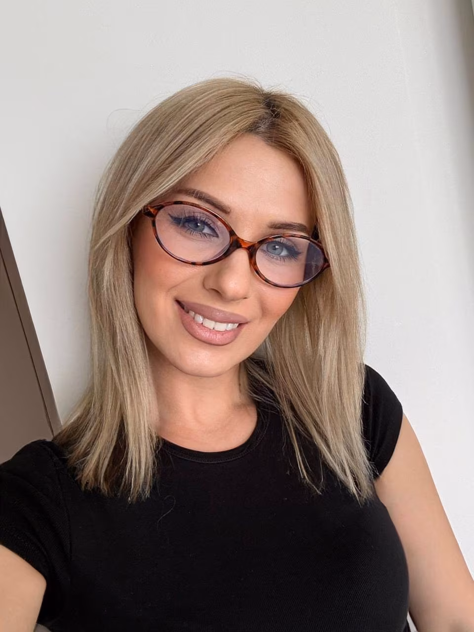 Victoria 37 Odesa Ukraine I am dating man who is a good listener