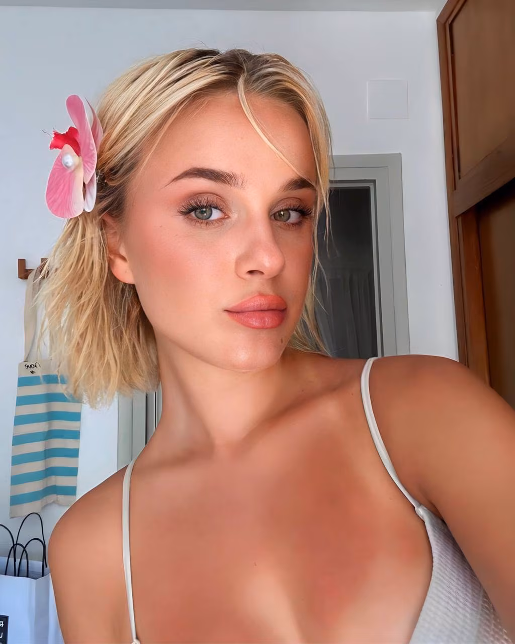 Daria 19 Kiev Ukraine I am dating man who makes me feel special