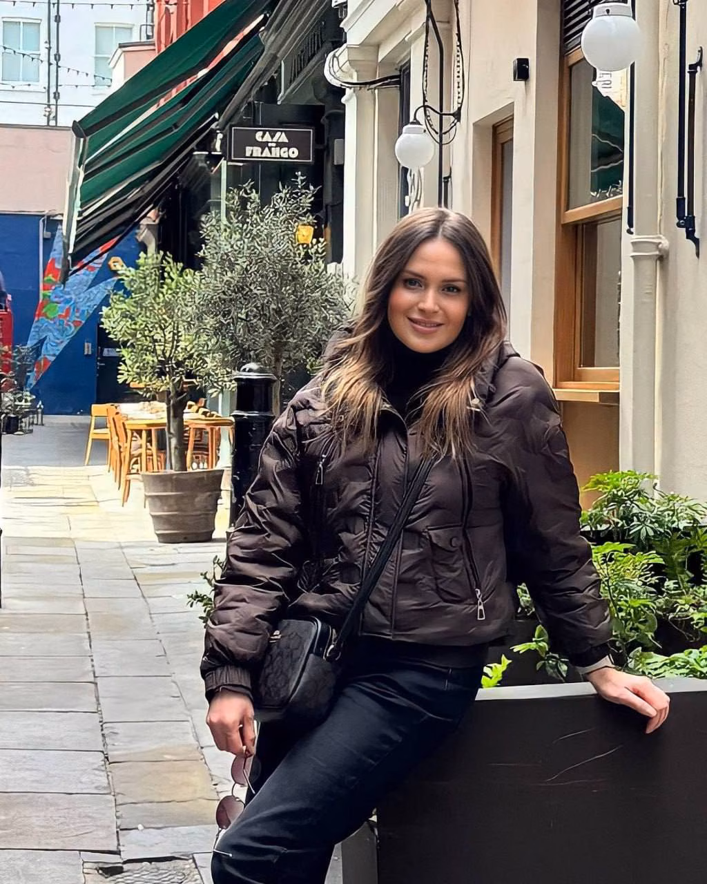 Anna 38 London United Kingdom I am dating man who makes me feel special