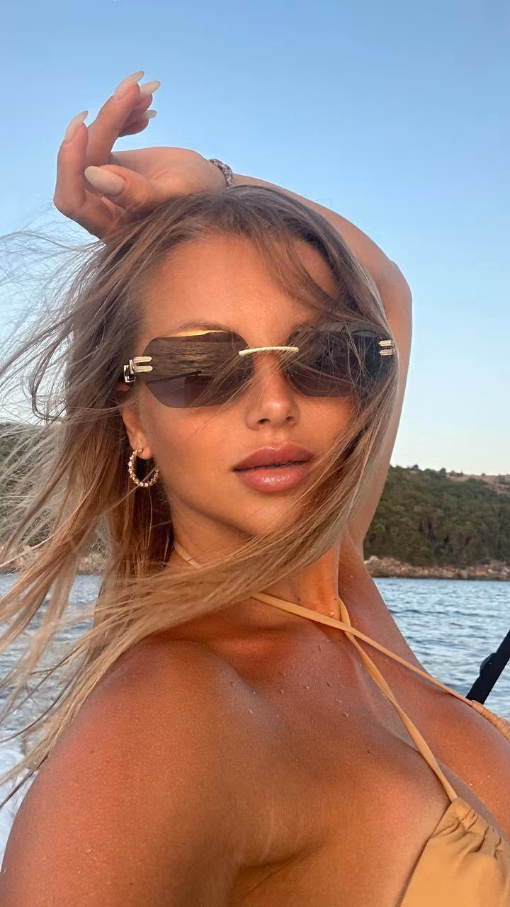 Anna 35 Ivano-Frankivsk Ukraine I am dating man who shares my values