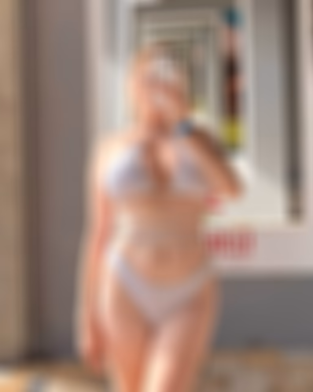 Alina 19 Kiev Ukraine I want to date a man who encourages me