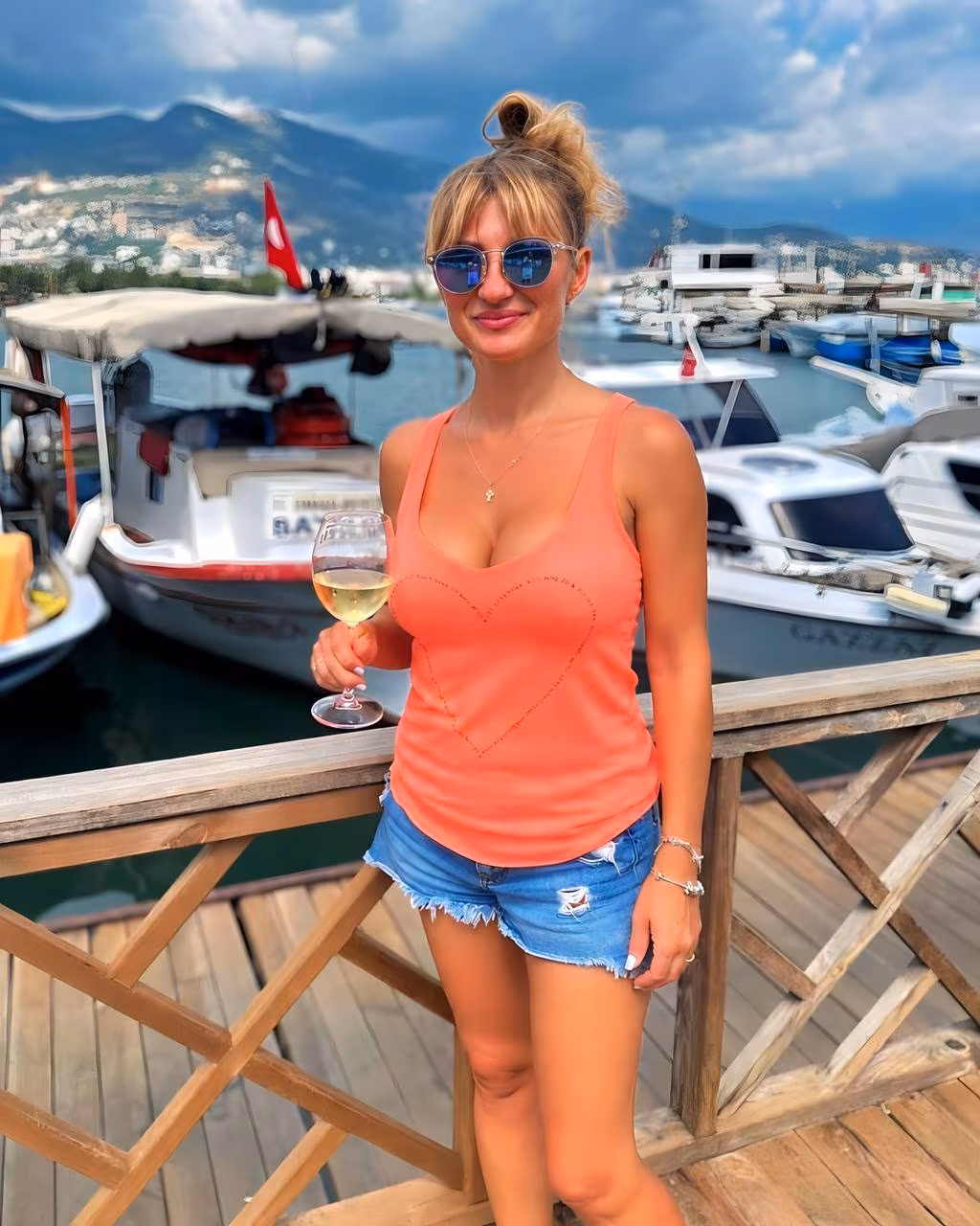 Irina 44 Prague Czech Republic I want to date a man who is honest with me
