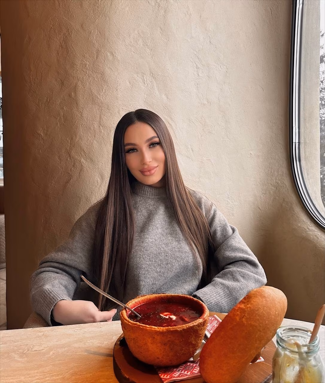 Diana 21 Kyiv Ukraine I want to date a man who is patient