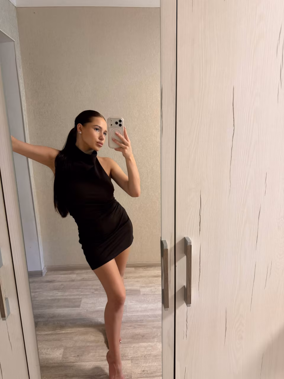 Olena 23 Kryvyi Rih Ukraine I want to date a man who is strong but gentle