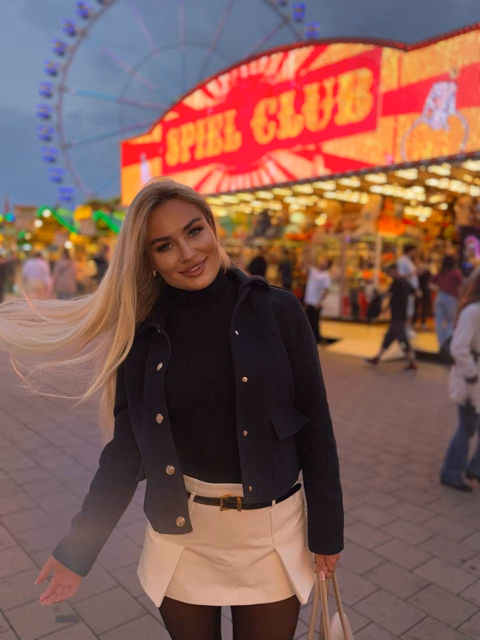Elina 32 Hamburg Germany Looking for a man to date and build dreams