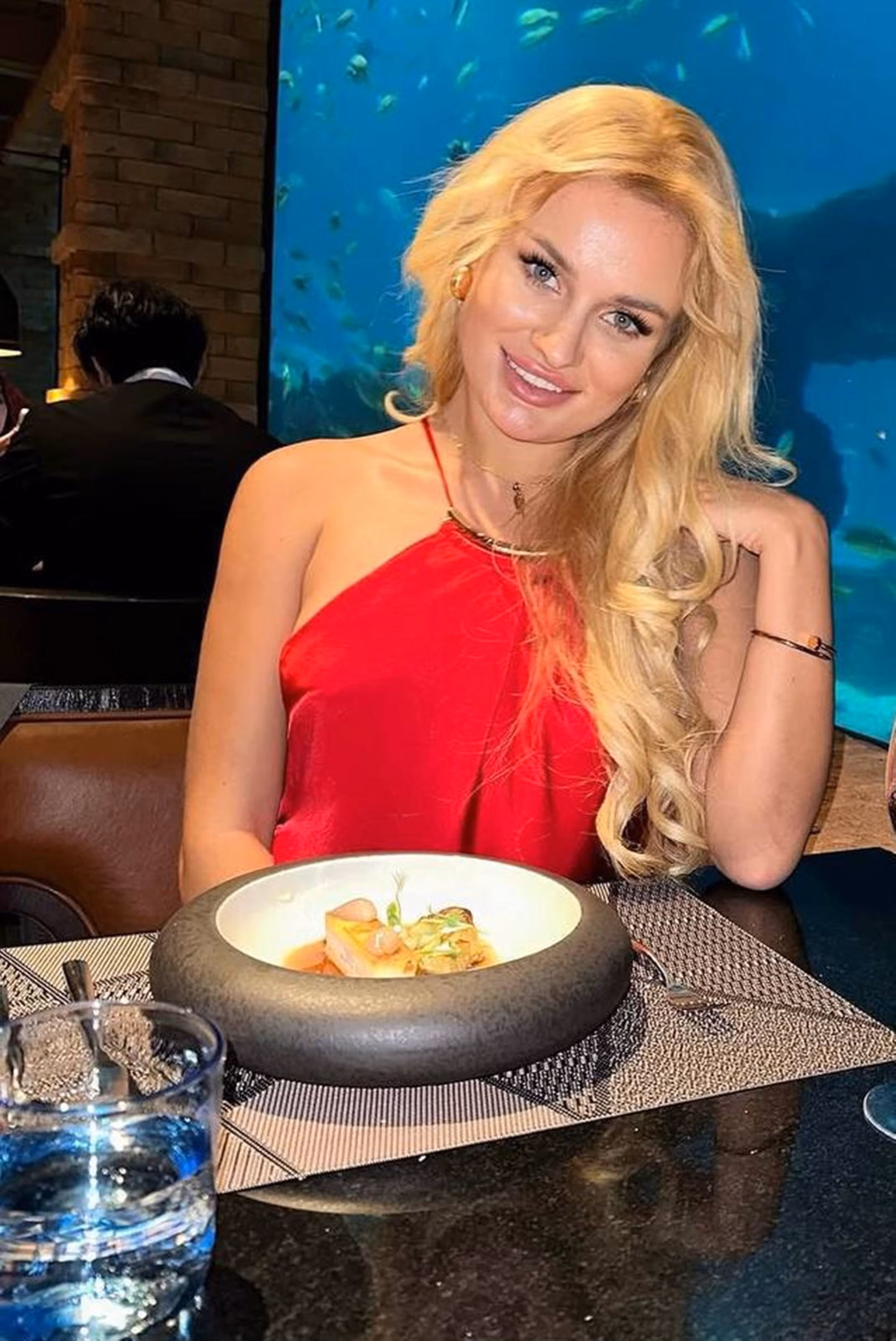Elina 32 Hamburg Germany Looking for a man to date and build dreams