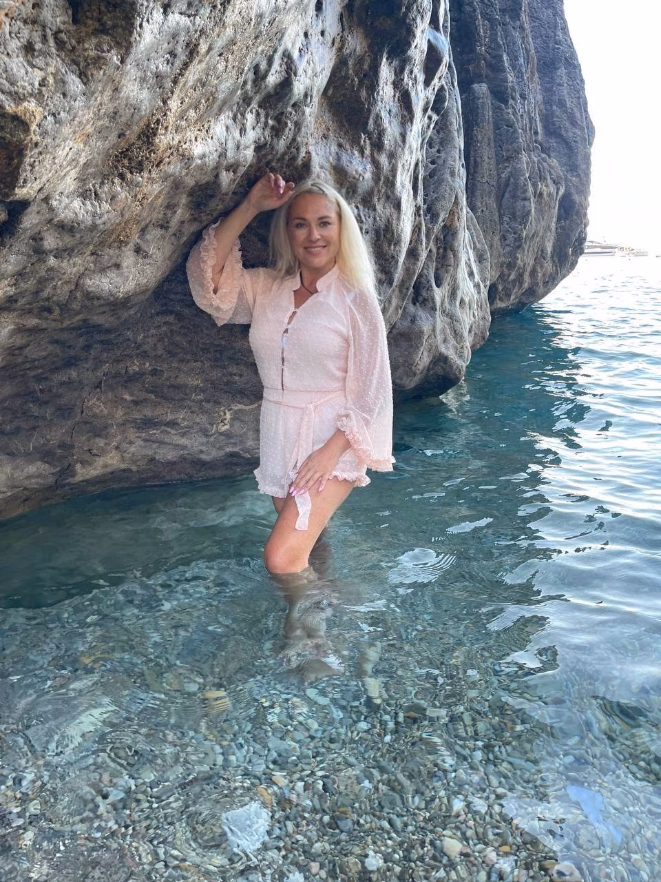 Victoria 51 Berlin Germany Looking for a man to date and build dreams