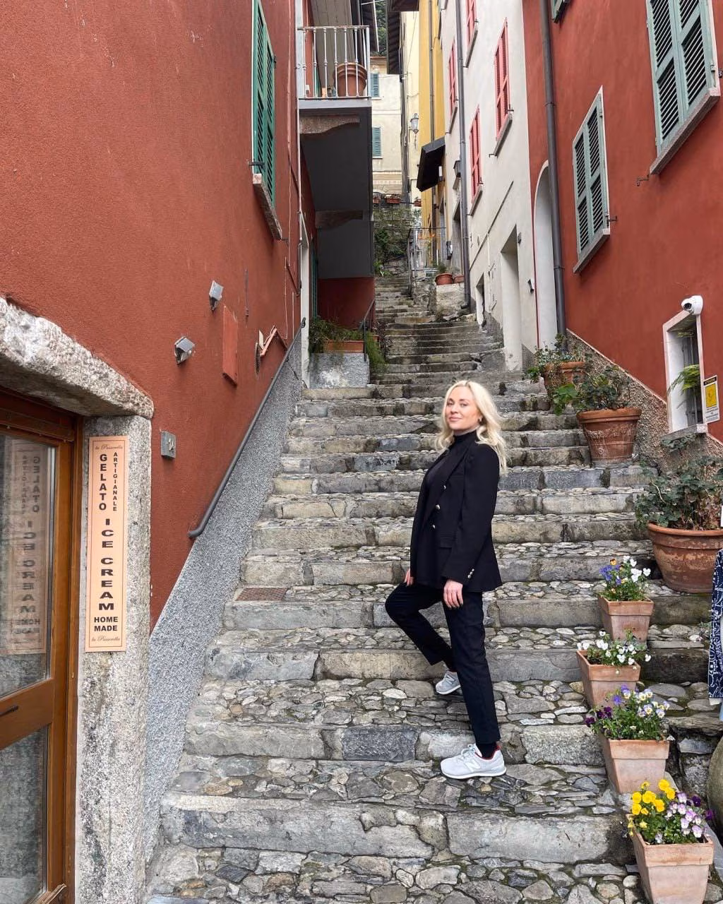 Victoria 51 Berlin Germany Looking for a man to date and build dreams