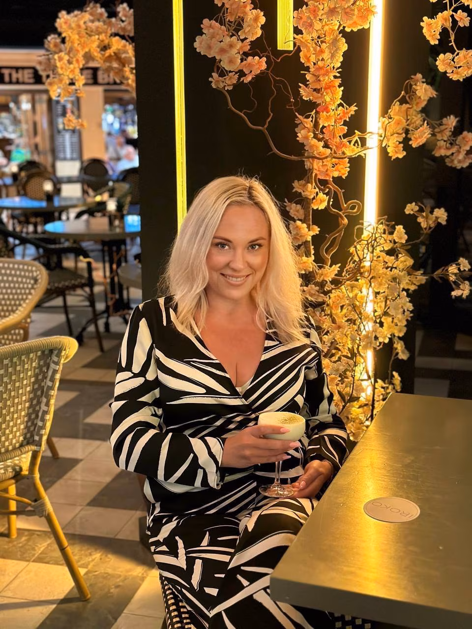 Victoria 51 Berlin Germany Looking for a man to date and build dreams