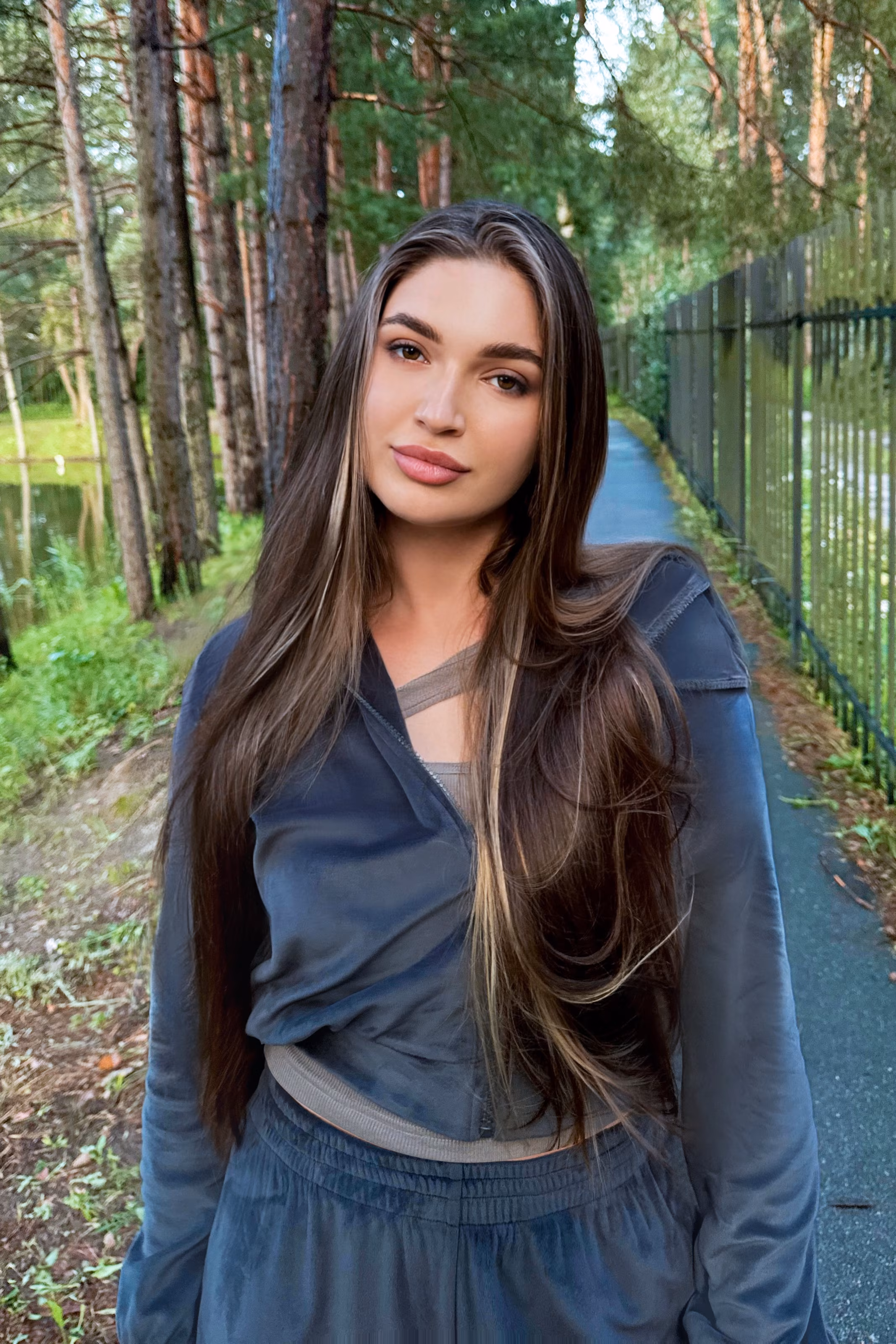Karina 26 Kyiv Ukraine Looking for a man to date and feel safe