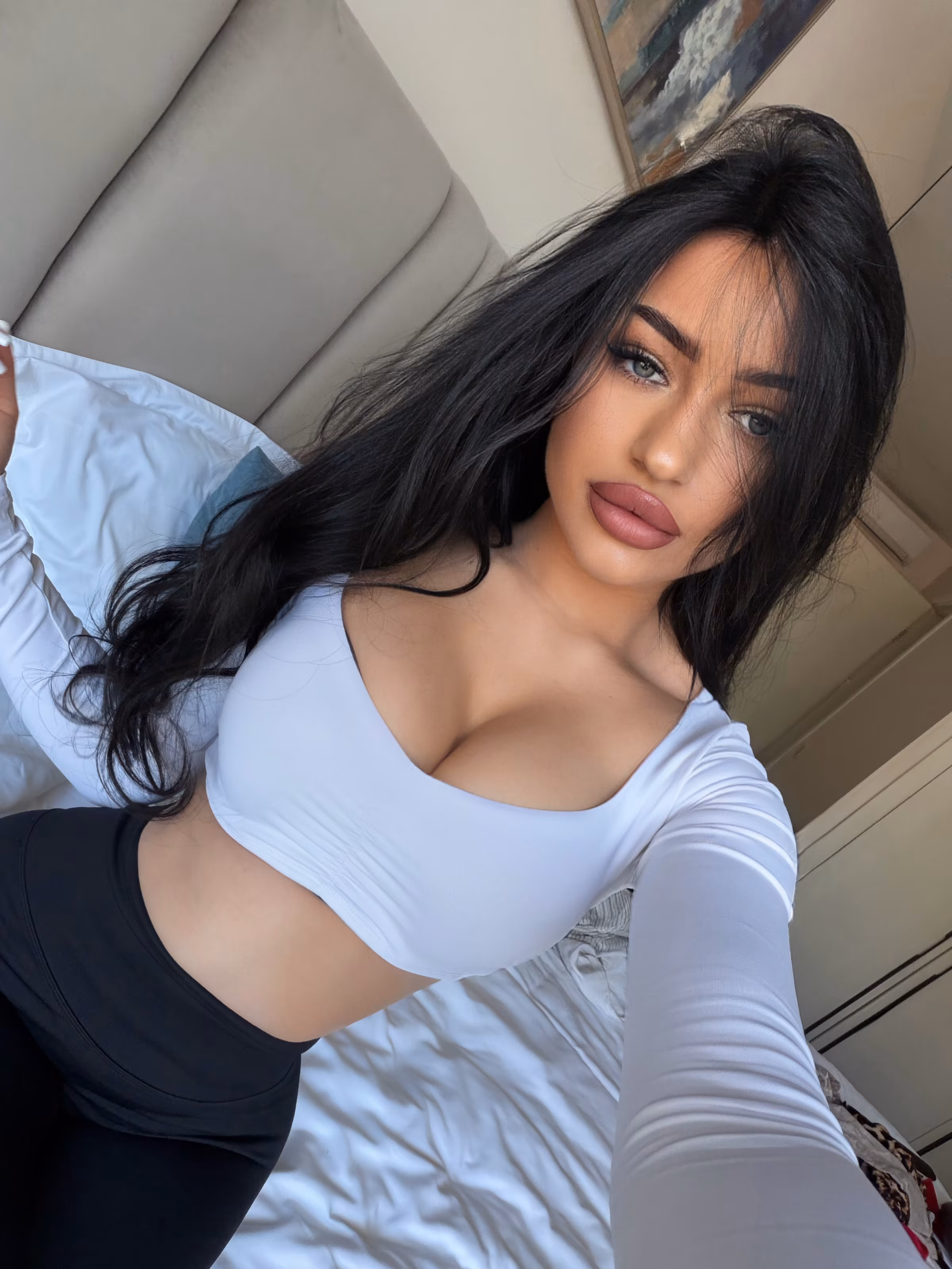 Valeriia 18 Vinnytsia Ukraine Looking for a man to date and laugh together