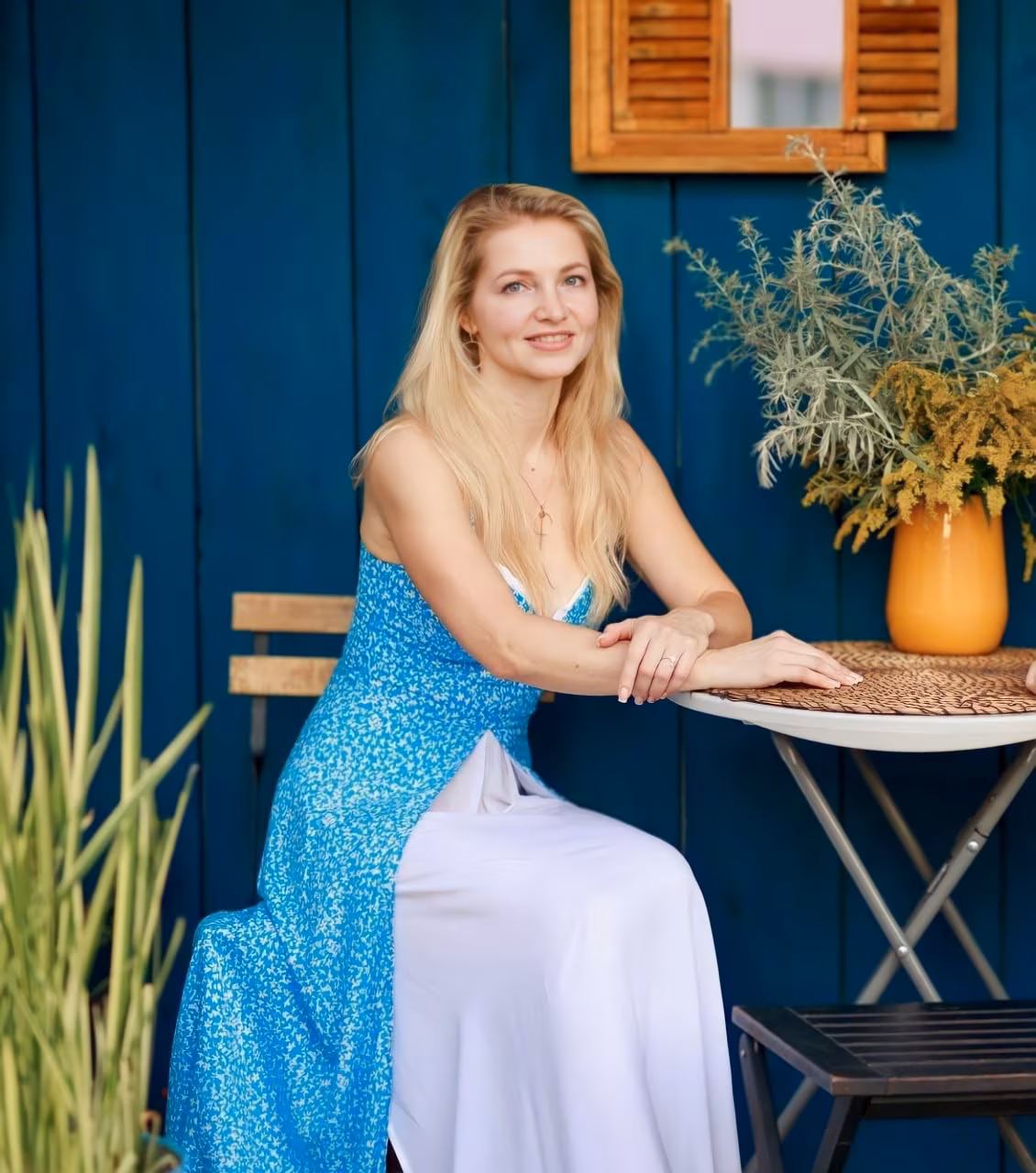 Elena 47 Vinnitsa Ukraine Looking for a man to date and laugh together