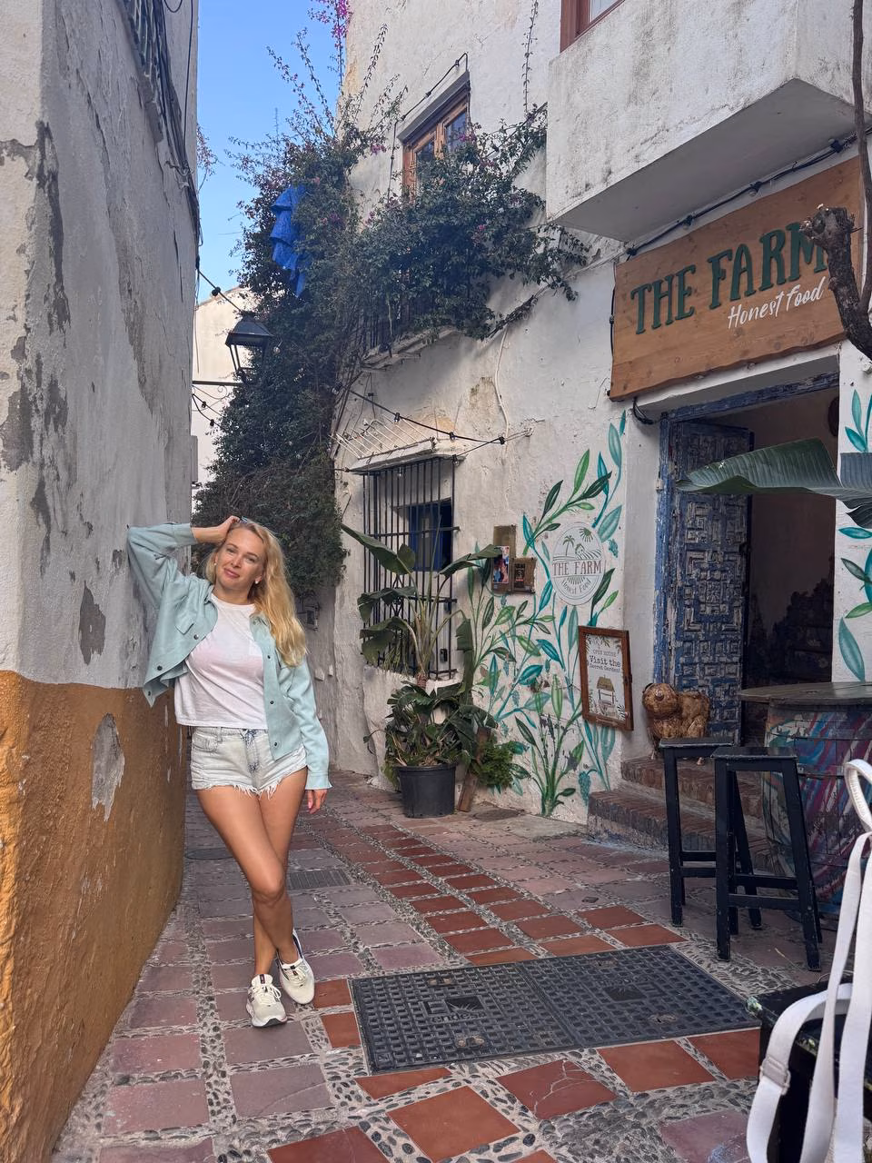 Olena 42 Benalmadena Spain Looking for a man to date and share hobbies