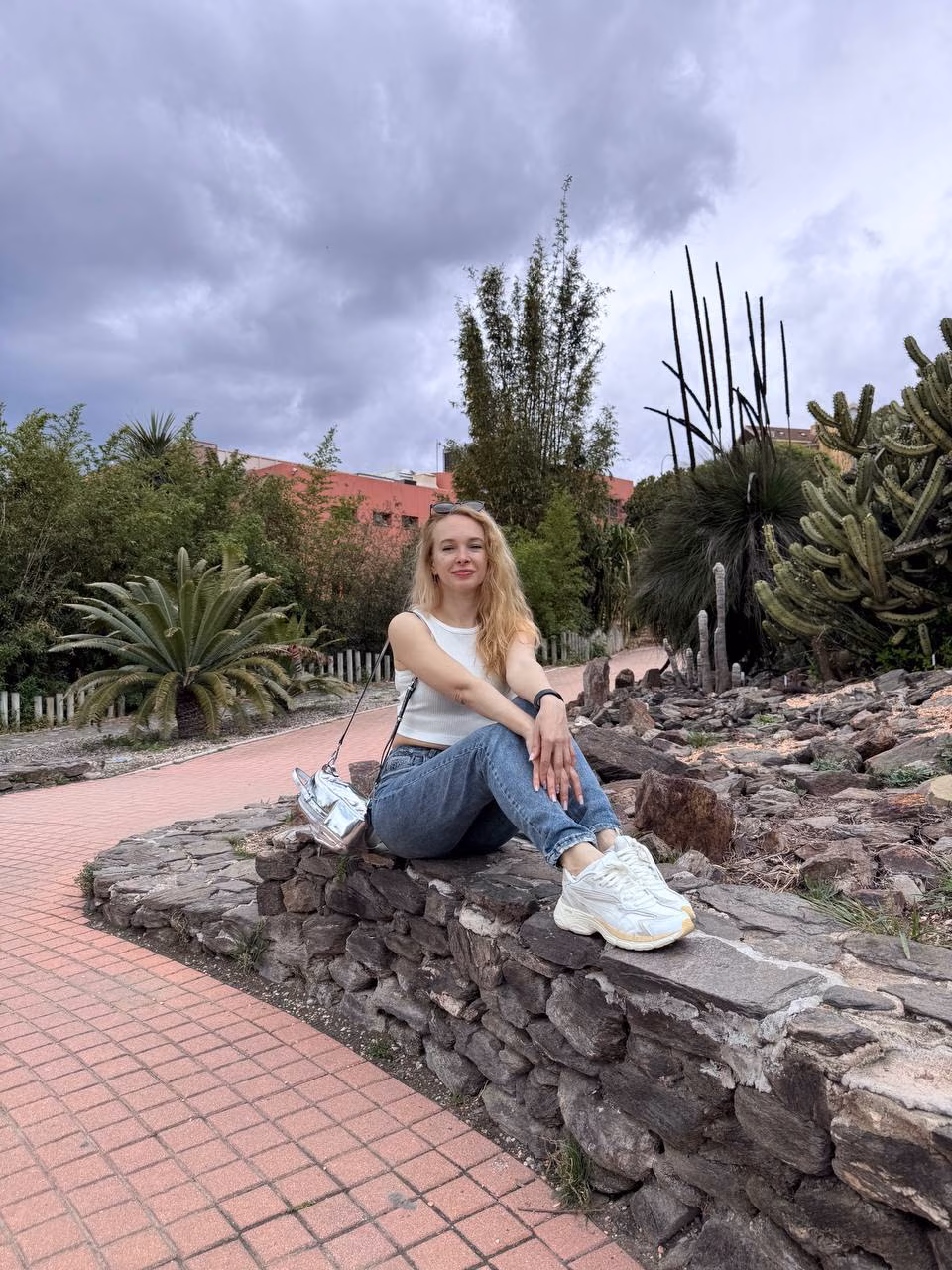 Olena 42 Benalmadena Spain Looking for a man to date and share hobbies