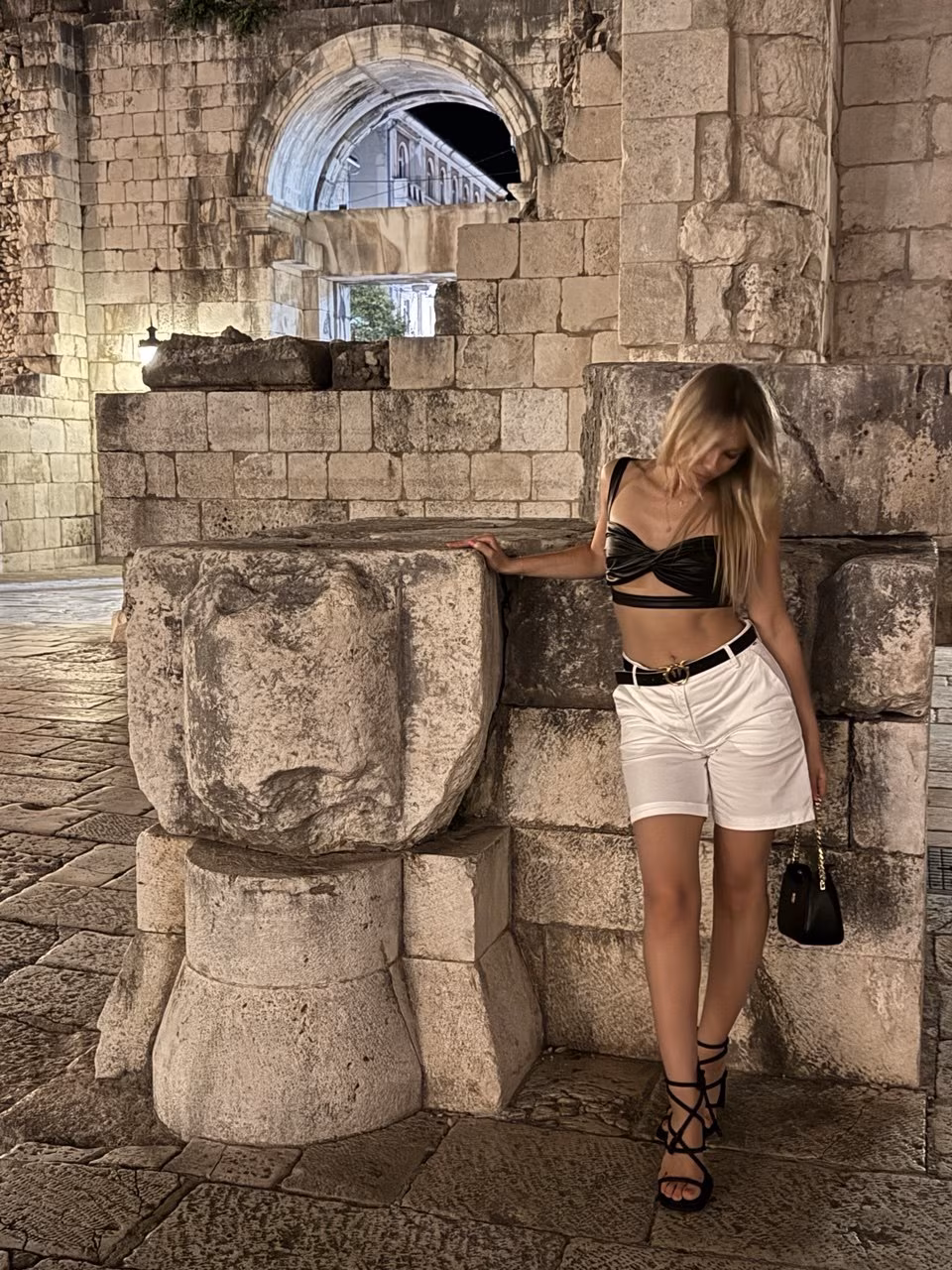 Polina 29 Odessa Ukraine Looking for a man to date and travel together
