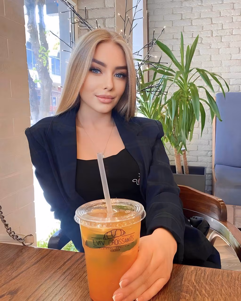 Olha 22 Kyiv Ukraine Seeking a man to date for a wonderful life