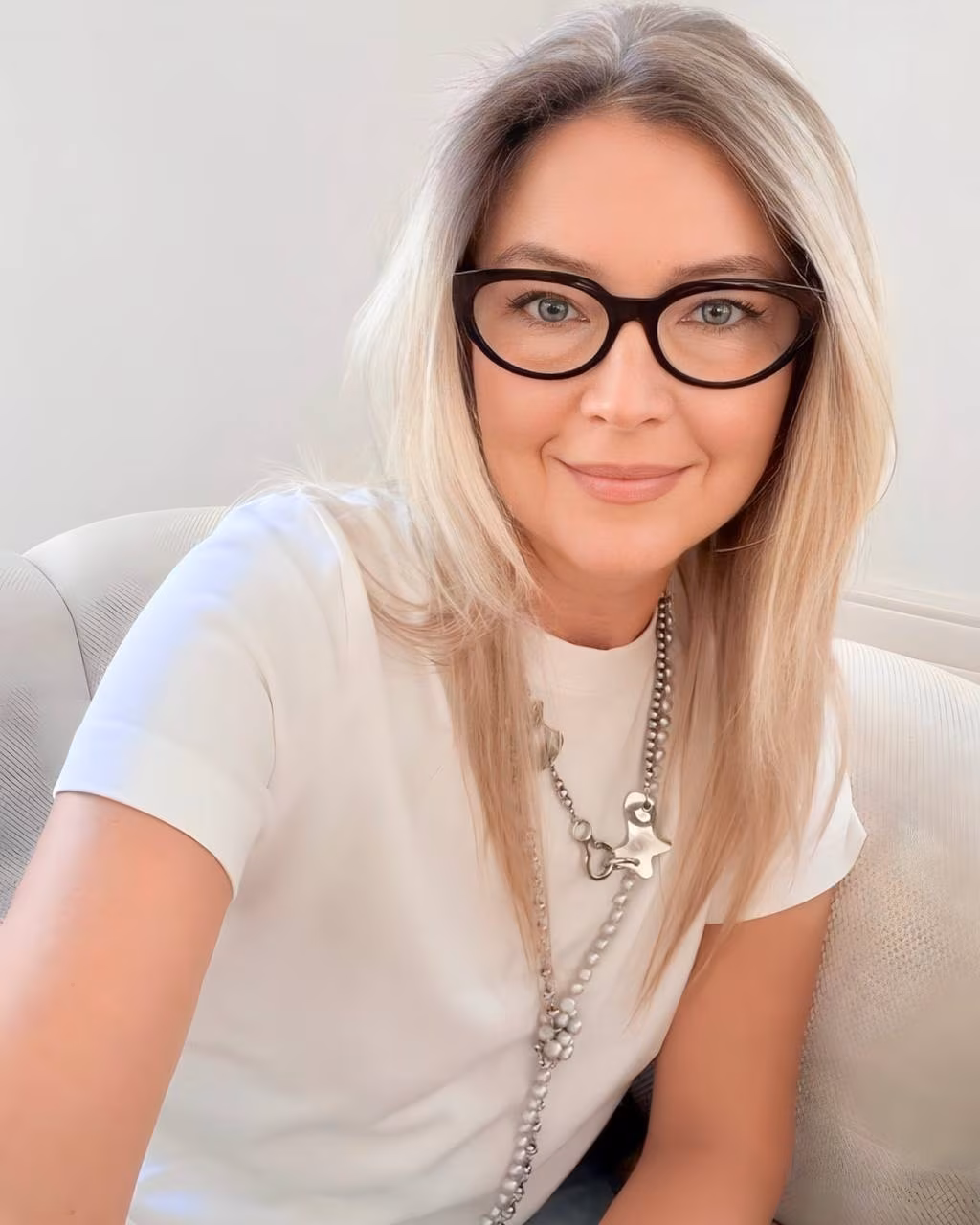 Yulia 51 Grenoble France Seeking a man to date with good character