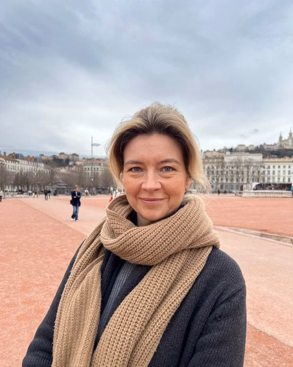 Yulia 51 Grenoble France Seeking a man to date with good character